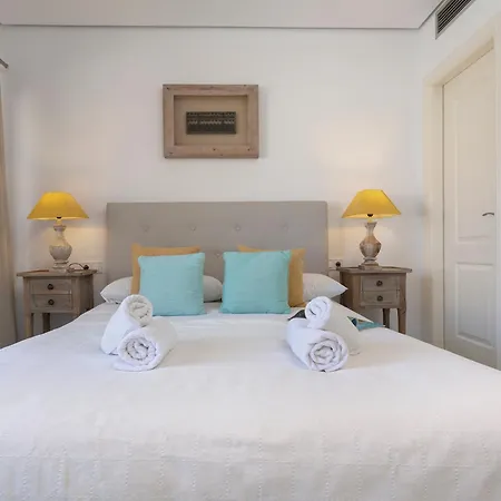 Golden By Rent Me Apartment